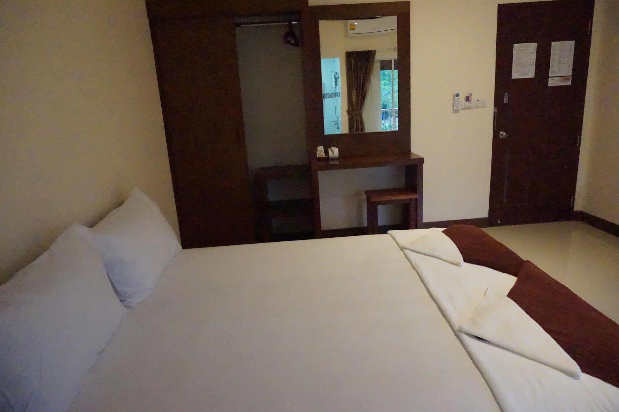 Snowhouse Aonang Krabi Hotel Ao Nang Exterior foto